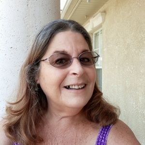 Meet your Posher, Debra